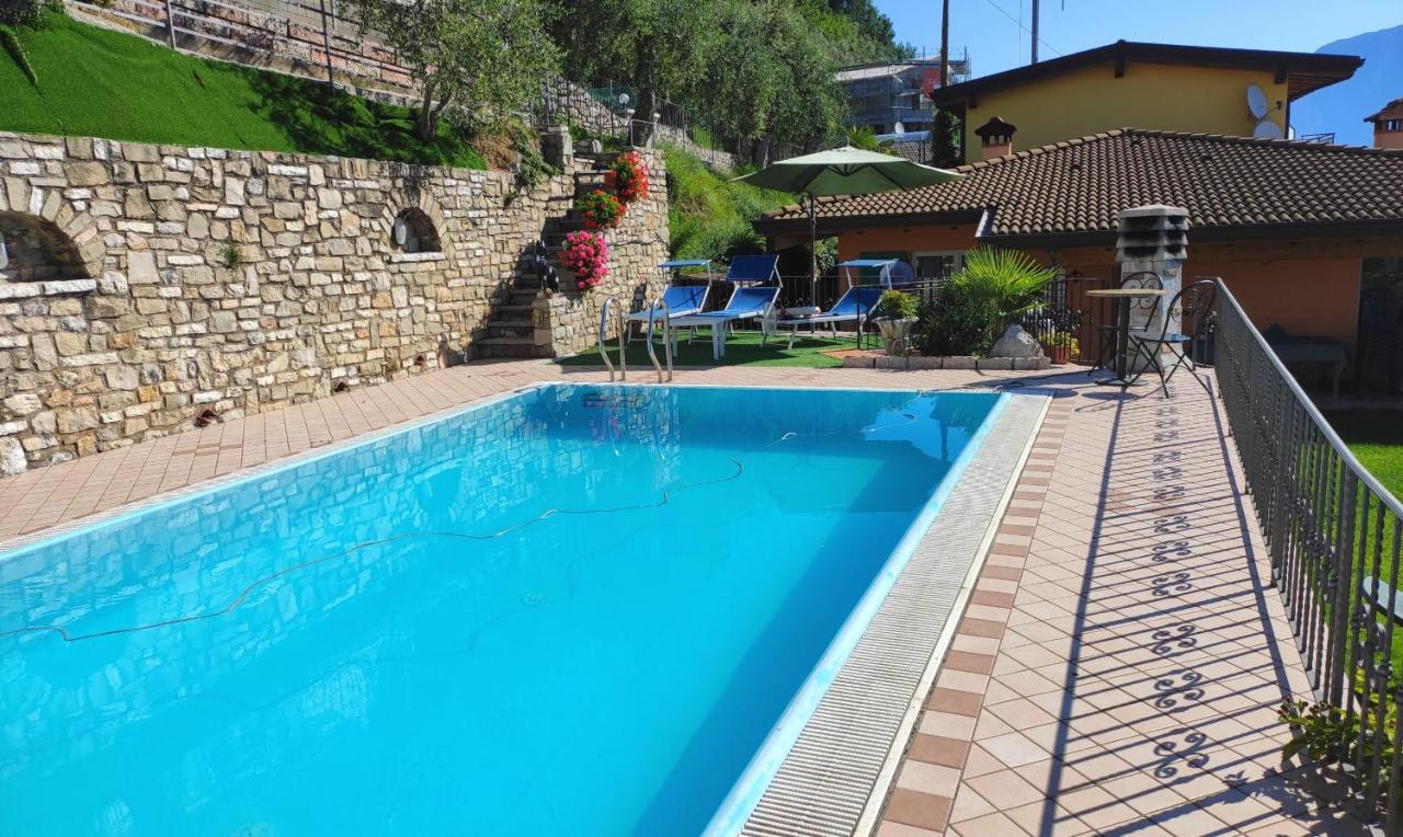 Casa Elka Residence Lake View And Pool By Garda Domus Mea Pieve  外观 照片