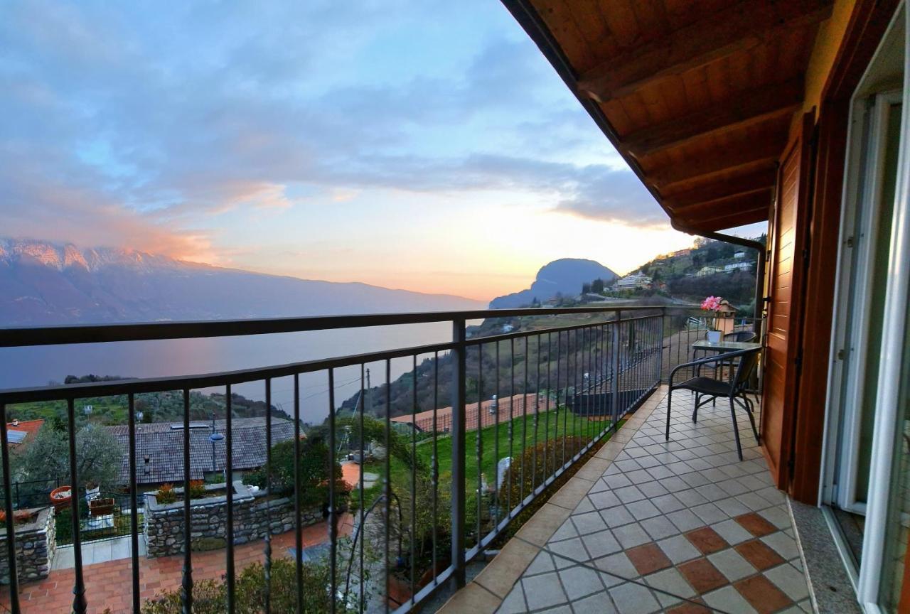 Casa Elka Residence Lake View And Pool By Garda Domus Mea Pieve  外观 照片